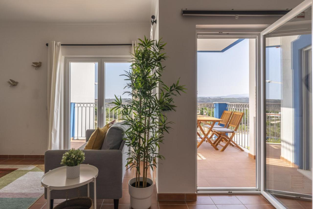 Beach & Nature Apartment - 2Bedroom Apt In Алжезур Экстерьер фото